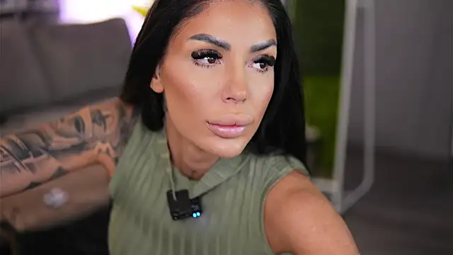 RaquelleVon online show from April 8, 2026, 8:27 am