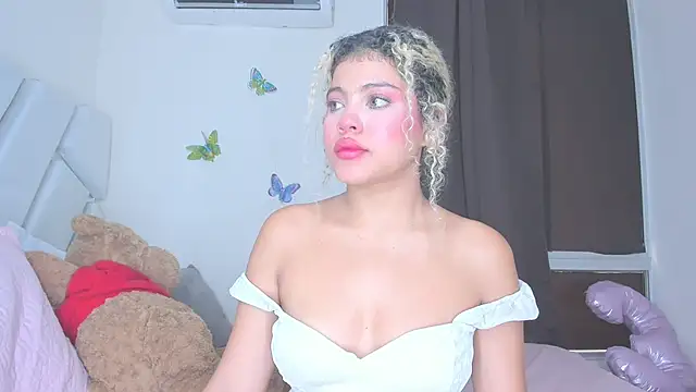 Snapshot of sofiacastillo01 chatting on April 25, 2026, 6:05 pm sofiacastillo01 online show from April 25, 2026, 6:05 pm
