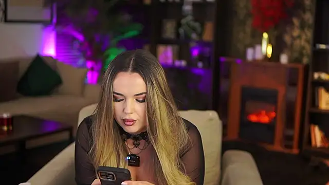 Snapshot of EvaSunderland chatting on November 1, 2025, 4:34 pm EvaSunderland online show from November 1, 2025, 4:34 pm