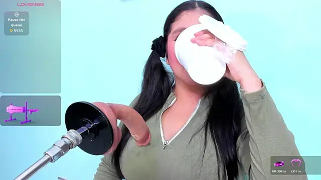 Snapshot of lola_clit chatting on December 1, 2025, 4:02 am lola clit online show from December 1, 2025, 4:02 am