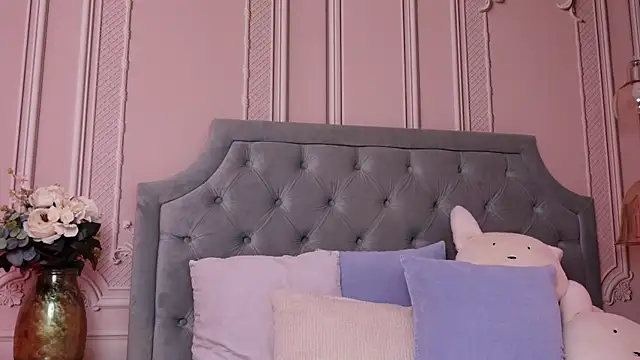 LucyAddison online show from September 12, 2025, 3:06 am