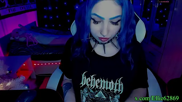 Snapshot of Kitty_goth chatting on January 11, 2025, 9:25 pm Kitty goth online show from January 11, 2025, 9:25 pm