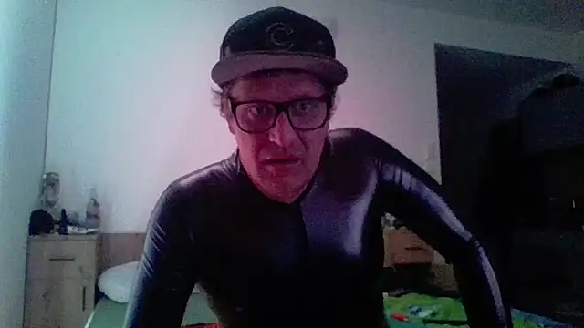 Bigthroaterboy online show from April 6, 2026, 5:14 pm