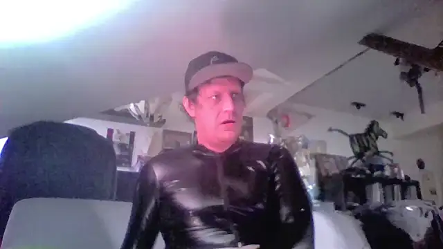 Snapshot of Bigthroaterboy chatting on May 13, 2026, 5:09 pm Bigthroaterboy online show from May 13, 2026, 5:09 pm