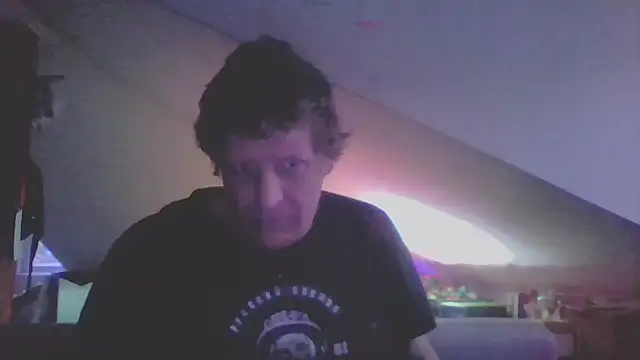 Snapshot of Bigthroaterboy chatting on May 13, 2026, 3:35 am Bigthroaterboy online show from May 13, 2026, 3:35 am