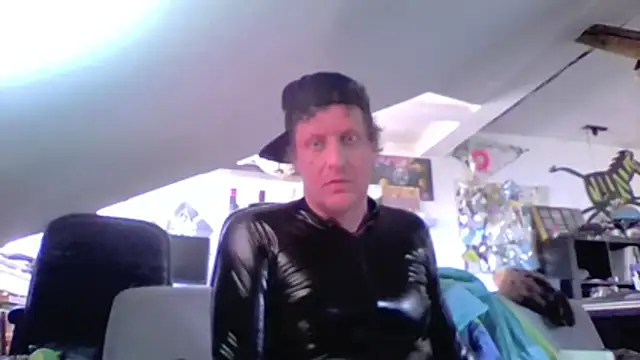 Snapshot of Bigthroaterboy chatting on May 1, 2026, 1:38 pm Bigthroaterboy online show from May 1, 2026, 1:38 pm