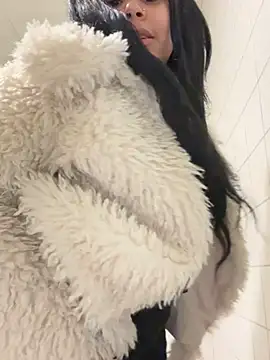 HaileyDiana online show from March 1, 2025, 9:51 am