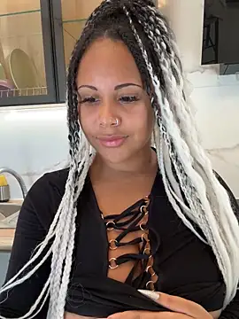 HaileyDiana online show from October 5, 2025, 8:38 am