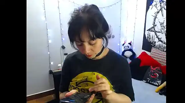 lili peach online show from January 26, 2025, 12:37 am