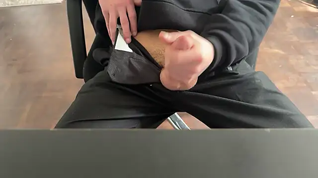 KendrickJiz online show from April 11, 2026, 11:03 am