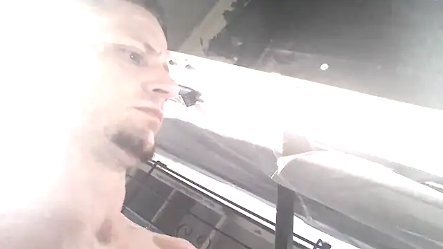 Snapshot of trash4cash chatting on July 17, 2026, 4:37 pm trash4cash online show from July 17, 2026, 4:37 pm