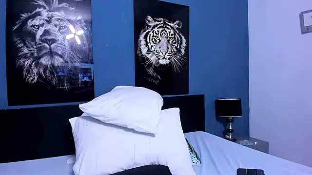Snapshot of Liana_Bernocchi chatting on February 8, 2025, 2:26 am Liana Bernocchi online show from February 8, 2025, 2:26 am