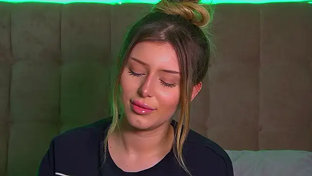 LiliaBianka online show from March 11, 2025, 3:34 pm