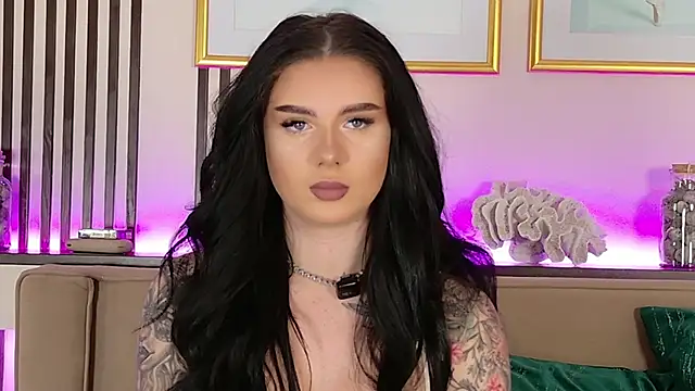 CarolinePrescott online show from March 11, 2026, 5:56 am