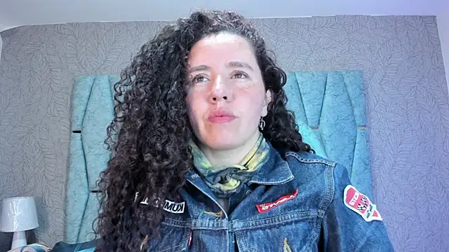 Snapshot of Valeria__soler chatting on September 12, 2025, 1:11 pm Valeria soler online show from September 12, 2025, 1:11 pm