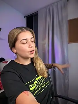 JoselinFlower  online show from November 29, 2025, 2:01 am