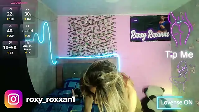 Snapshot of roxy_roxxan chatting on February 8, 2025, 1:32 am roxy roxxan online show from February 8, 2025, 1:32 am