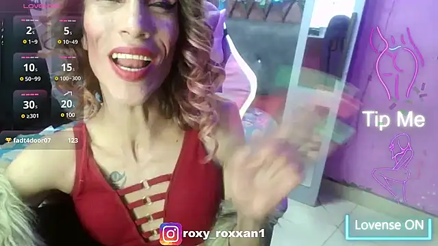 Snapshot of roxy_roxxan chatting on March 23, 2025, 3:21 am roxy roxxan online show from March 23, 2025, 3:21 am