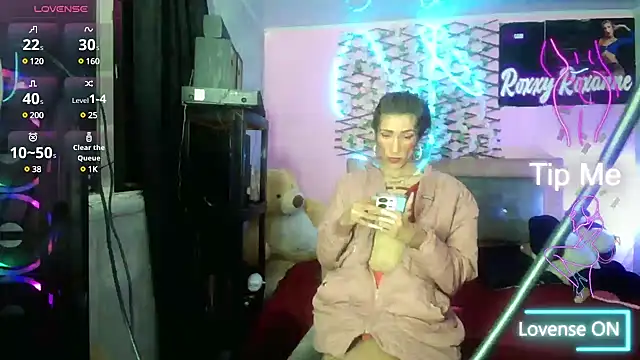 Snapshot of roxy_roxxan chatting on February 26, 2025, 12:30 am roxy roxxan online show from February 26, 2025, 12:30 am