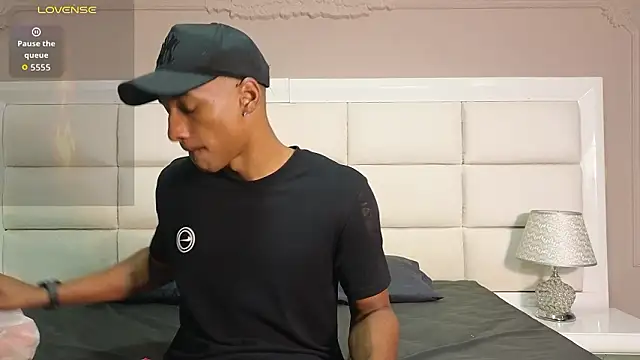 Malkongarcia online show from February 12, 2026, 9:03 pm