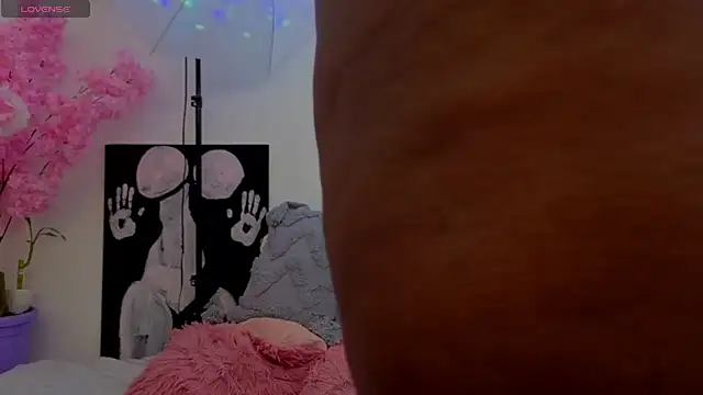 KilyetVera3x online show from November 25, 2025, 4:57 am