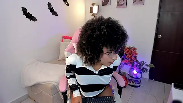 Snapshot of mulata_1ch chatting on November 5, 2025, 12:14 am mulata 1ch online show from November 5, 2025, 12:14 am