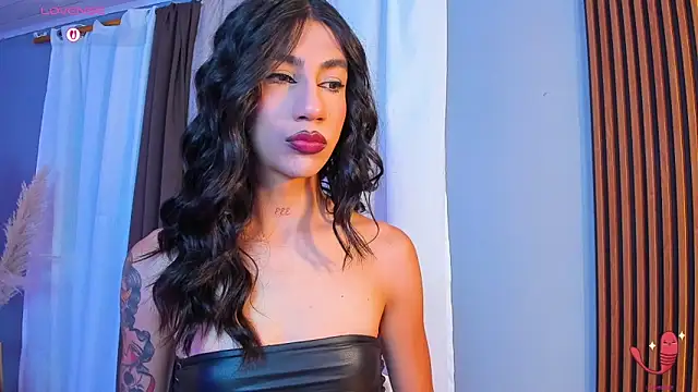 sofiaa grey  online show from November 4, 2025, 1:04 pm