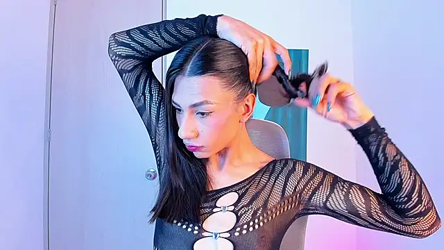 sofiaa grey  online show from March 29, 2026, 3:57 pm