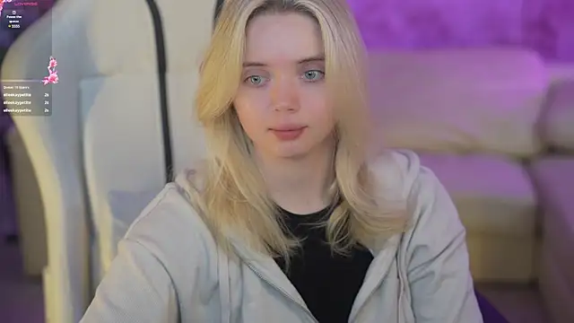 Snapshot of Cassy-Celestial_ chatting on February 27, 2025, 11:59 pm Cassy-Celestial online show from February 27, 2025, 11:59 pm