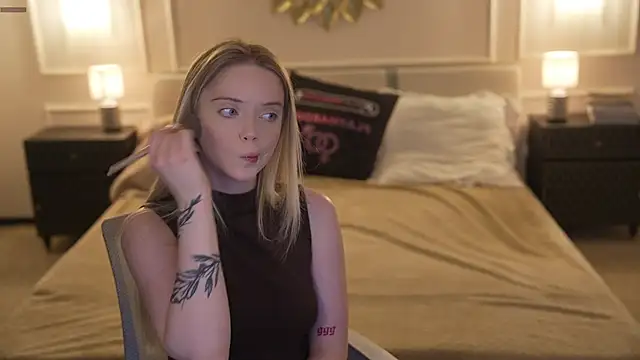 Snapshot of Cassy-Celestial_ chatting on November 9, 2025, 9:02 am Cassy-Celestial online show from November 9, 2025, 9:02 am