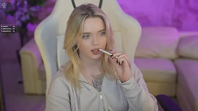 Snapshot of Cassy-Celestial_ chatting on February 28, 2025, 6:32 am Cassy-Celestial online show from February 28, 2025, 6:32 am