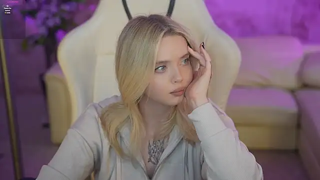 Snapshot of Cassy-Celestial_ chatting on February 28, 2025, 3:15 am Cassy-Celestial online show from February 28, 2025, 3:15 am