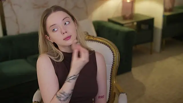 Snapshot of Cassy-Celestial_ chatting on September 10, 2025, 4:22 am Cassy-Celestial online show from September 10, 2025, 4:22 am