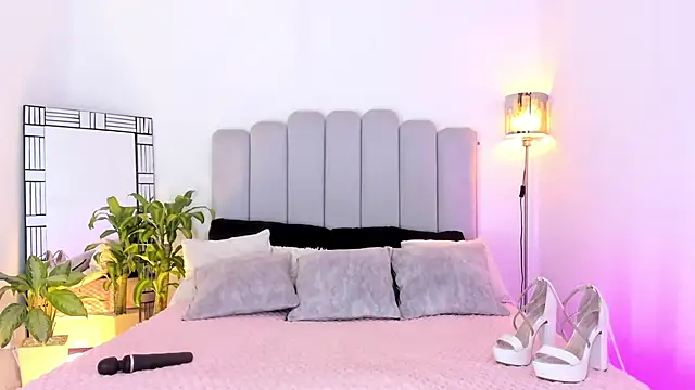 Snapshot of Scarlett_Steelee chatting on December 21, 2025, 4:52 pm Scarlett Steelee online show from December 21, 2025, 4:52 pm