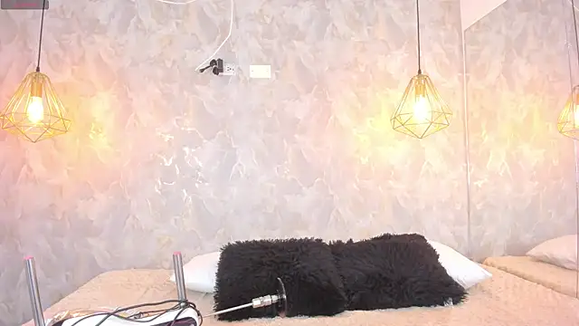 leigh-angels online show from July 4, 2026, 9:41 pm