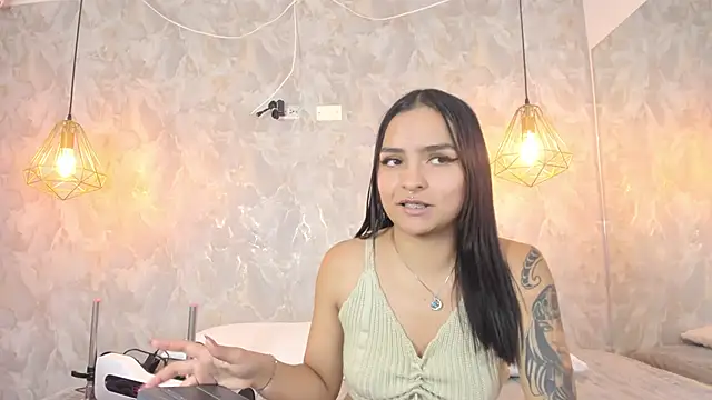 leigh-angels online show from June 15, 2026, 10:20 pm