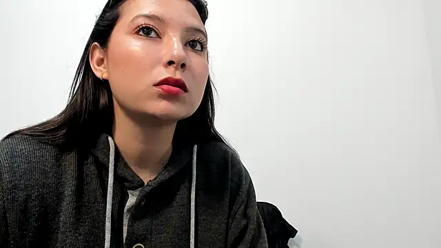 cami-01 online show from October 17, 2025, 8:10 pm