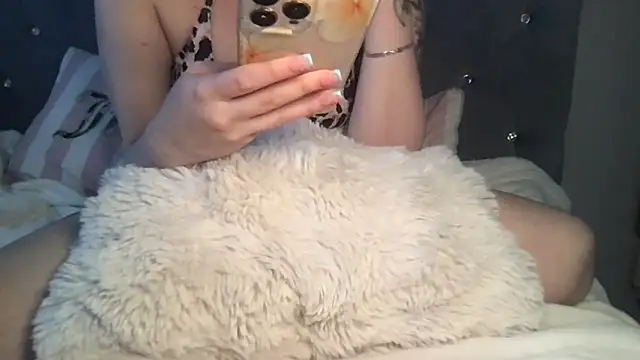 femmefatalebabe online show from April 7, 2026, 11:17 pm