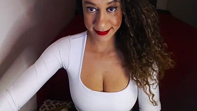 Snapshot of gauchinhaG chatting on May 11, 2026, 2:40 pm gauchinhaG online show from May 11, 2026, 2:40 pm