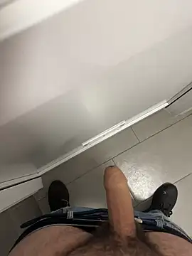 Snapshot of _themask_ chatting on February 13, 2025, 10:33 pm  themask  online show from February 13, 2025, 10:33 pm