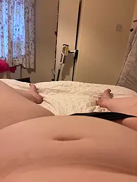 Snapshot of curvygirll2 chatting on October 12, 2025, 4:30 pm curvygirll2 online show from October 12, 2025, 4:30 pm