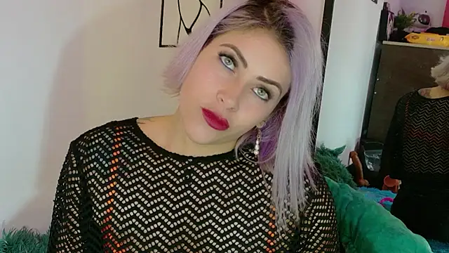 Natalia Montoya online show from April 7, 2026, 10:22 pm