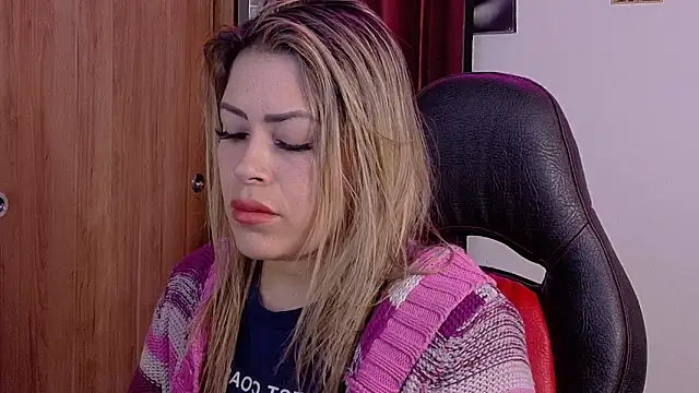 Natalia Montoya online show from October 8, 2025, 5:42 am