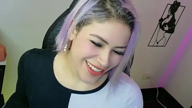 Natalia Montoya online show from April 16, 2026, 2:45 am