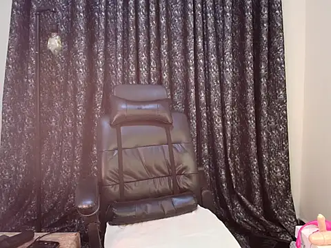 Snapshot of ebony_shilly3 chatting on September 29, 2025, 11:10 pm ebony shilly3 online show from September 29, 2025, 11:10 pm