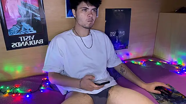 mystrauud online show from October 13, 2025, 3:35 pm