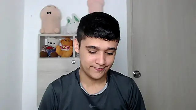 kaiine190 online show from January 12, 2026, 4:52 am