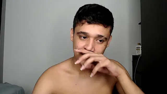 kaiine190 online show from March 15, 2026, 7:59 am