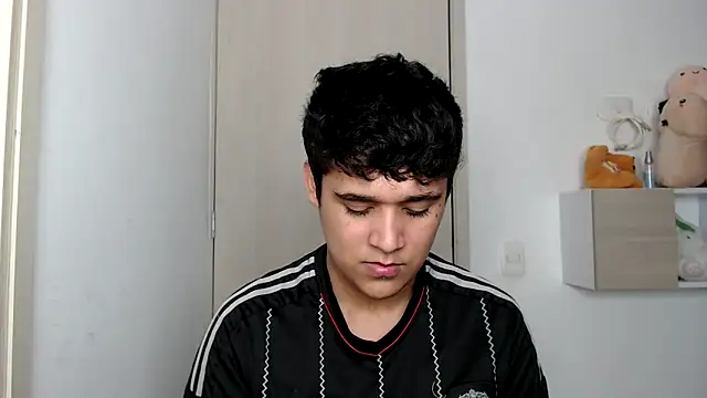 Snapshot of kaiine190 chatting on October 21, 2025, 10:25 am kaiine190 online show from October 21, 2025, 10:25 am