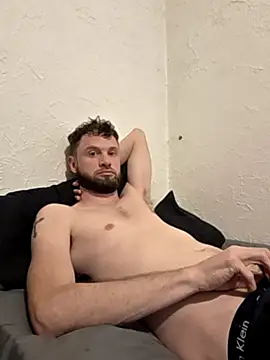 Snapshot of Talenjames4 chatting on October 24, 2025, 8:08 pm Talenjames4 online show from October 24, 2025, 8:08 pm